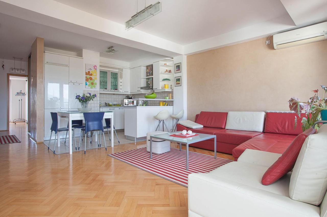 Red Apartment Üsküp Dış mekan fotoğraf