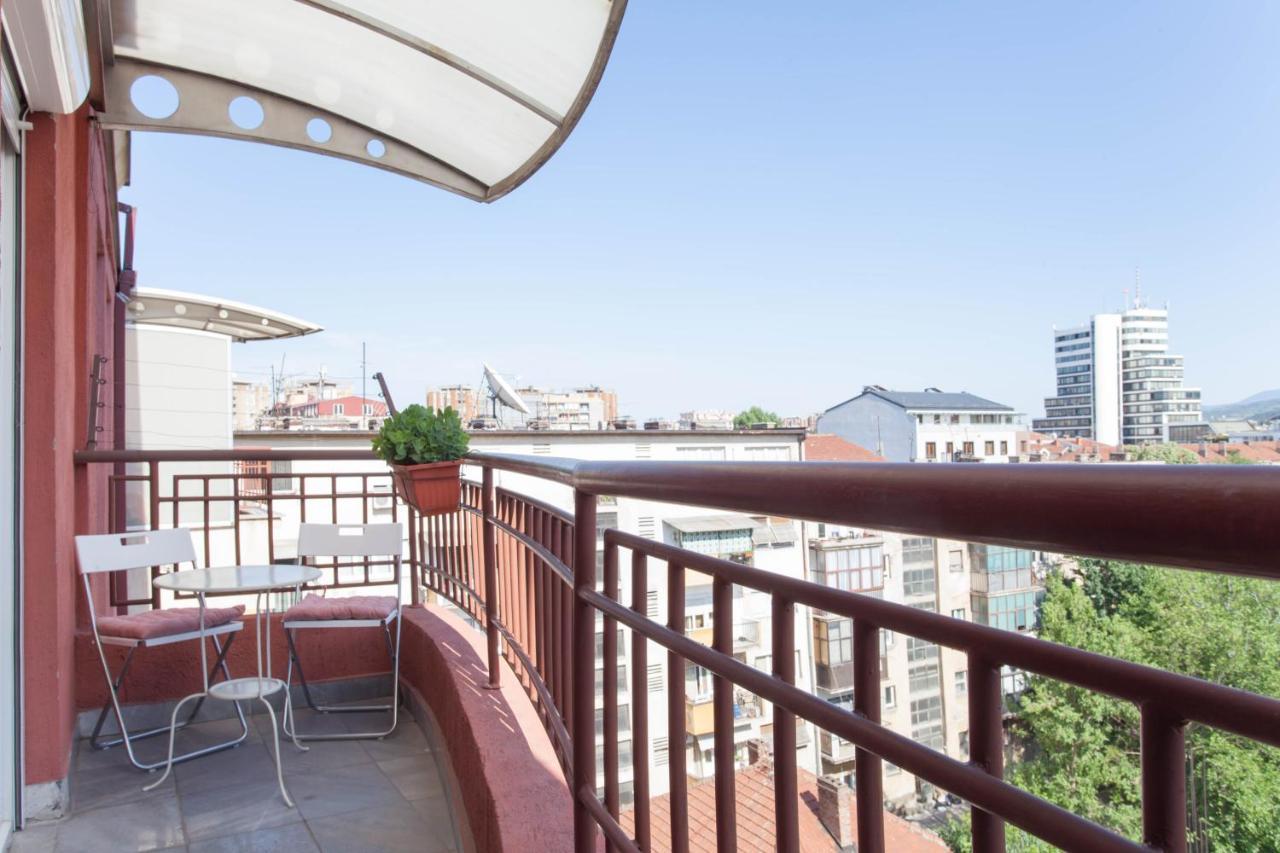 Red Apartment Üsküp Dış mekan fotoğraf